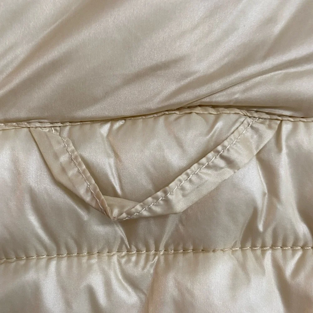 Joy Lab Women’s Sz XS Lightweight Puffer Vest Cream Zip Up Zippered Pockets - Picture 12 of 14
